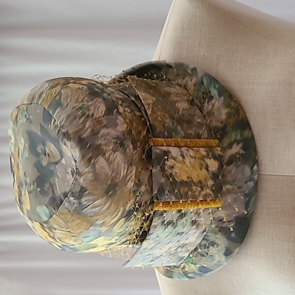 Beautiful Vintage 1960s Leslie James Hat